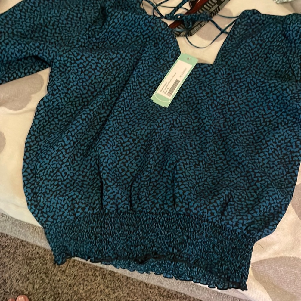 Nine Britton smocked crop
